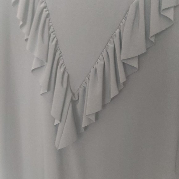 VICTORIA COLLECTION | Women's Ruffle Top Black Size Large - Picture 2 of 6